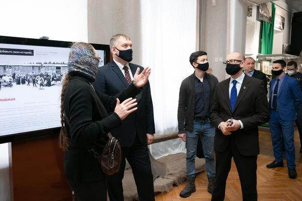 Святослав Перехожев на встрече на тему волонтерского движения в Томске