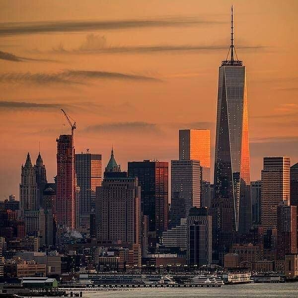 One World Trade Center (Freedom Tower) - высота 541 м. Фото by @marilenewosnick https://www.instagram.com/p/CLXuVwTFLbo/