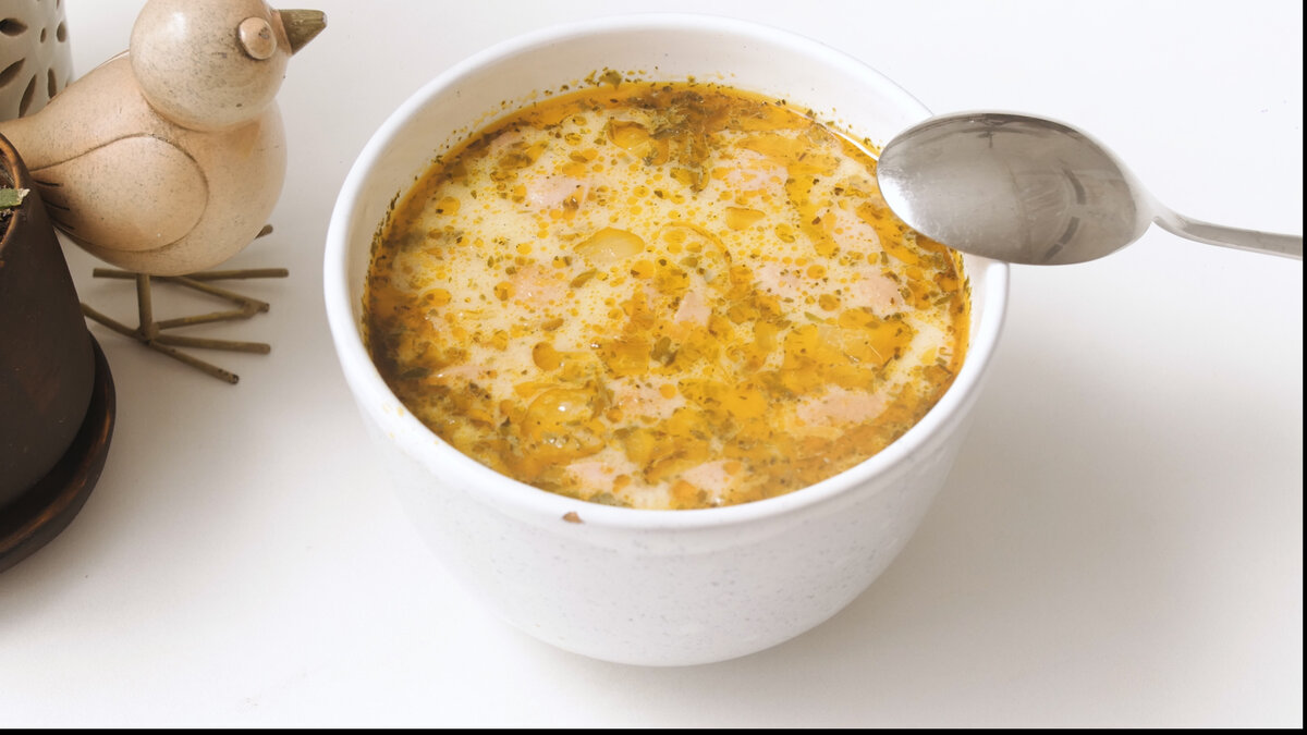 Сырный суп с сосисками и шампиньонами