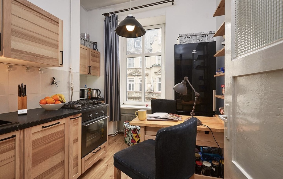 В такой квартире живут мои друзья с маленьким ребенком. В месяц такая квартира в Варшаве им обходиться в 3500 злотых