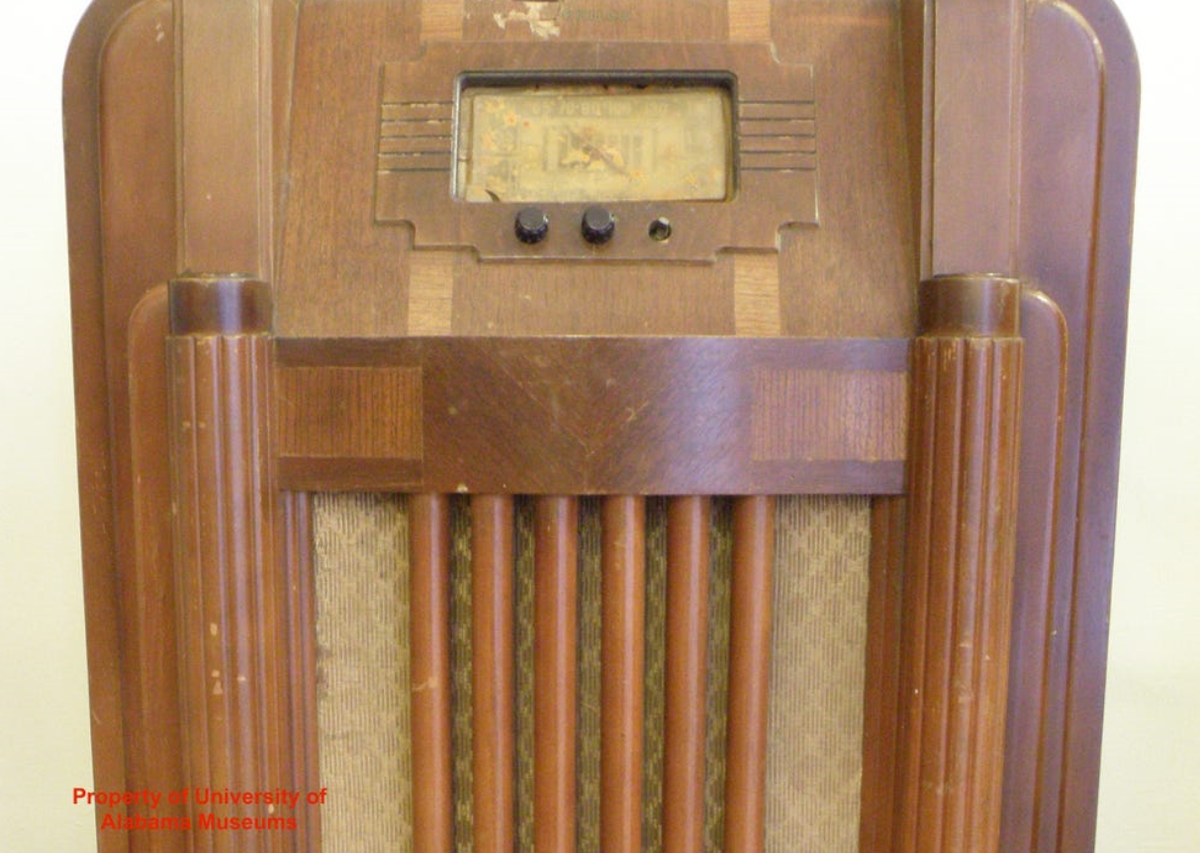 То самое радио, от которого отскочил метеорит. Источник: University of Alabama Museums, Tuscaloosa, Alabama
