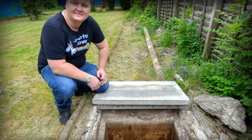 Бункер прямо возле дома 