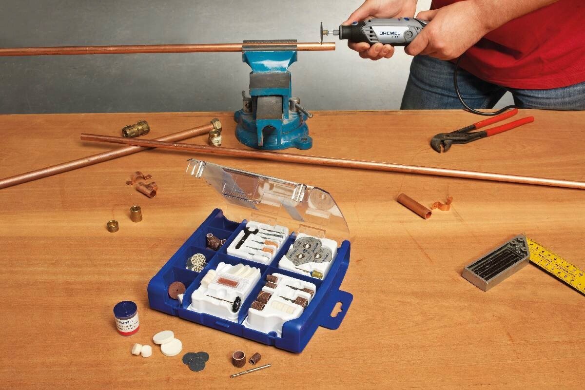 Набор насадок, который я приобрёл с инструментом.