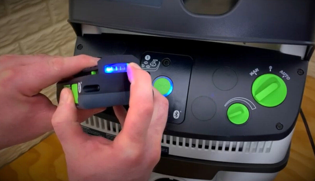 Аккумулятор с Bluetooth.