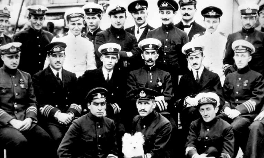 Группа офицеров крейсера «Адмирал Макаров». Август 1917 года 