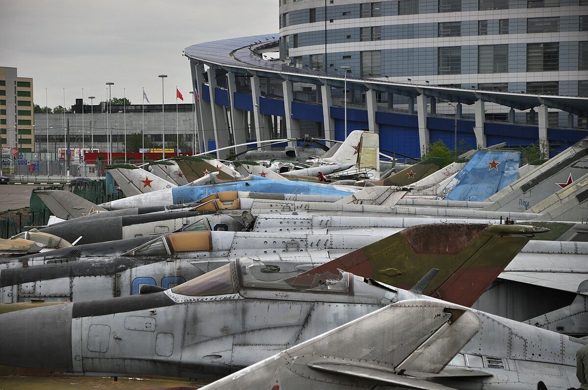 Ходынское поле работы. Парк авиапарк ходынский. Ходынское поле в 1990-е. Ходынское поле работы. Ходынка 2010.