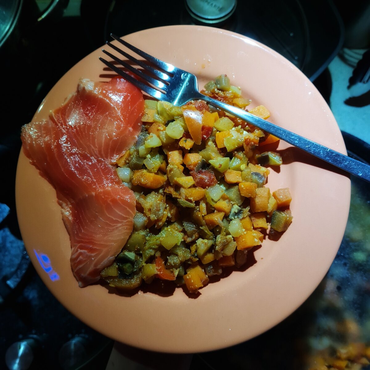 При наборе мышечной массы особую роль играет питание.