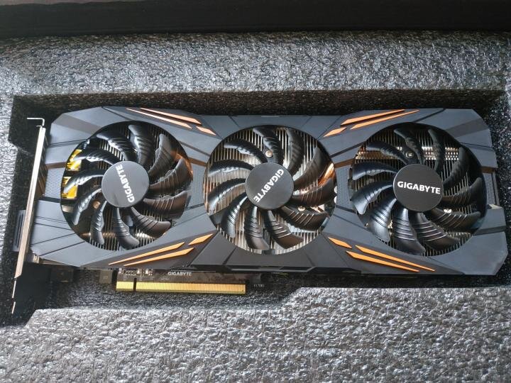 1070ti 3 кулерная от фирмы гигабайт,гиги славятся своими слабыми вертушками,я пока этого не заметил,картами доволен.