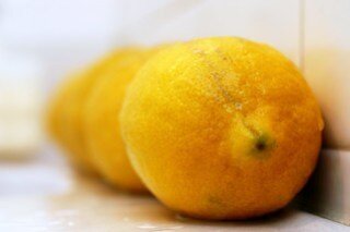 Лимонные батончики таят во рту