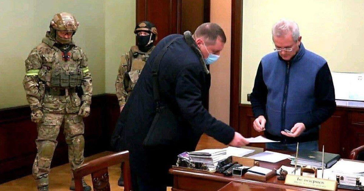 Задержание губернатора Белозерцева. Фото с сайта: anews.com 