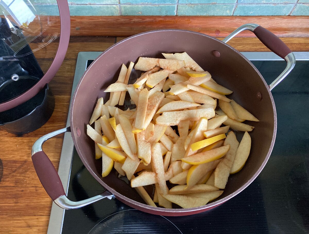 Моментальный ужин из куриного филе с айвой