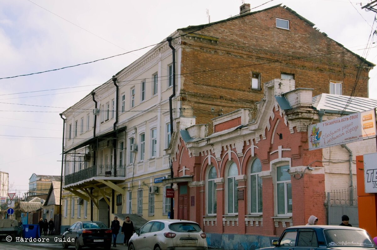 Во время капитального ремонта внимание крыше не уделялось.