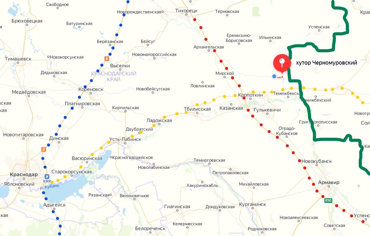 Хутор Черномуровский расположен у границы Кубани со Ставропольем, обозначена граница зелёным цветом. Трасса "Кавказ" - красным пунктиром, трасса "Дон" - синим, трасса "Ставрополь-Краснодар" - жёлтым. От Черномуровского до ближайшего города Кропоткина - 26 километров, до Краснодара - 160 километров, до Ставрополя - 160 километров до морей, что до Чёрного, что до  Азовского - 330 километров.