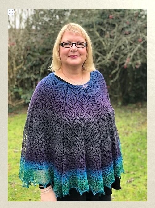 Фото дизайнера Anniken Allis. Источник: www.ravelry.com/patterns/library/peafowl-feathers.