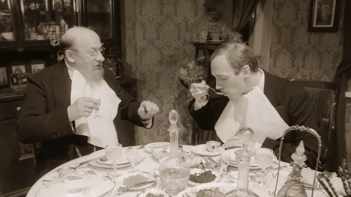 – Не читайте до обеда советских газет! – Все отнять и поделить! – Котов душили, душили… – Разруха не в клозетах, а в головах! – Абырвалг. – Человеку без документов строго воспрещается существовать.-16