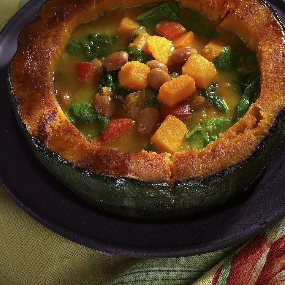 По форме напоминает сплющенный барабан тыква лютика ну очень вкусный.