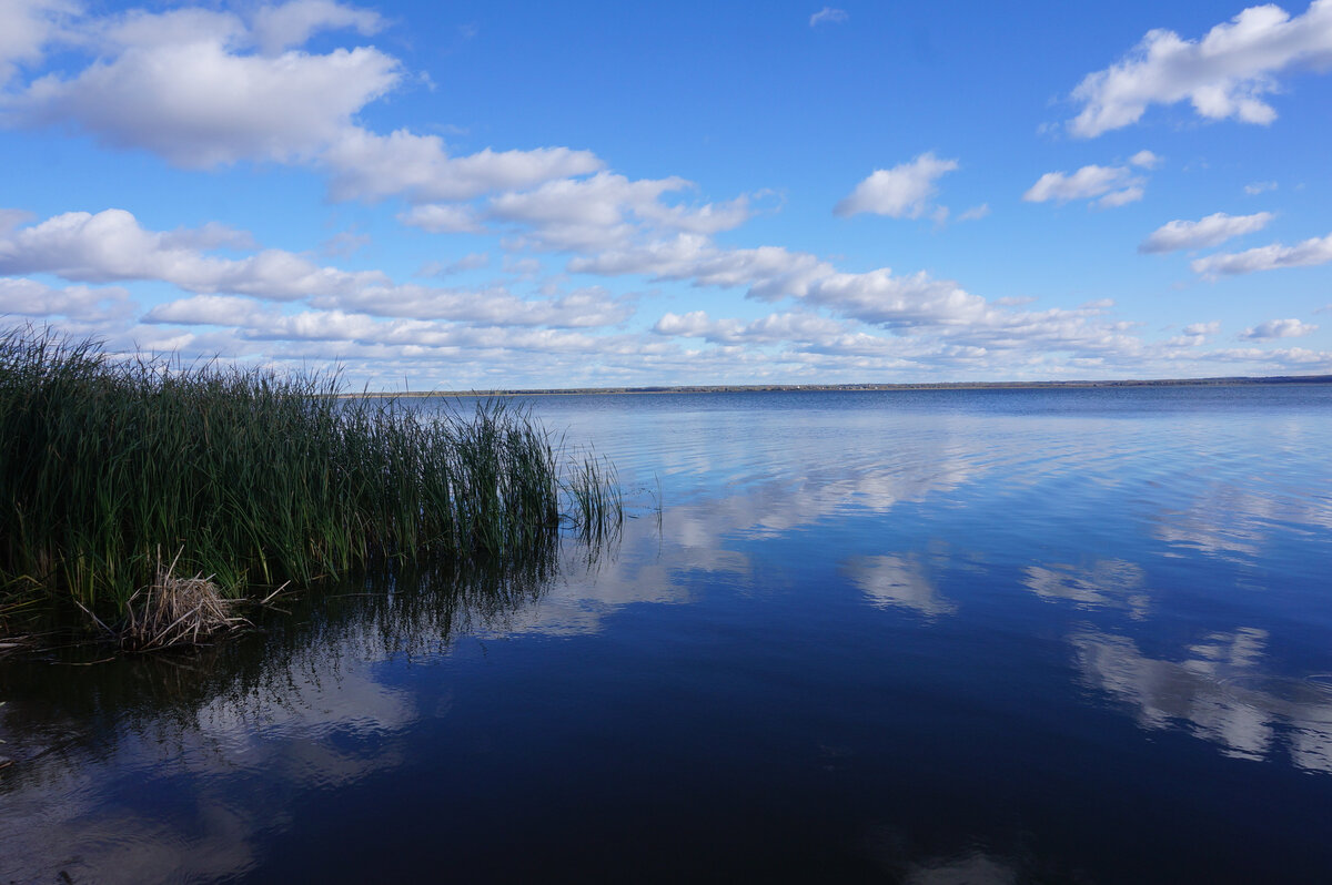 Вид на зеро Неро от Ростовского Кремля