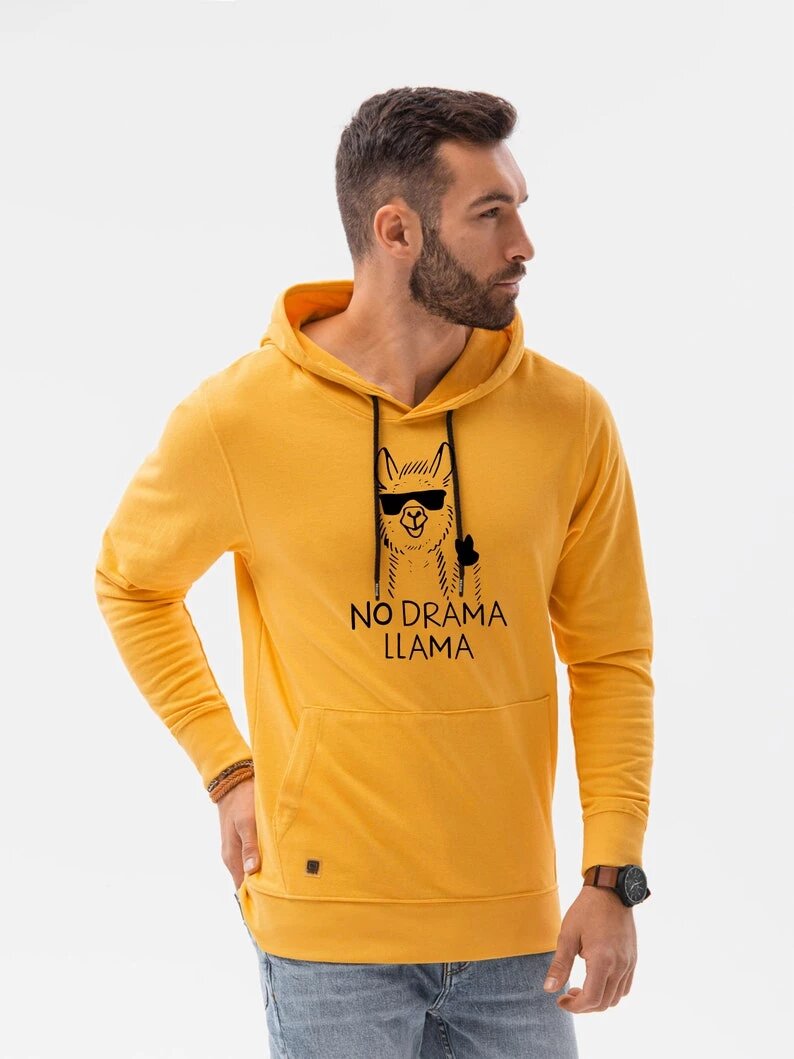 Жёлтая мужская толстовка с капюшоном и авторским принтом