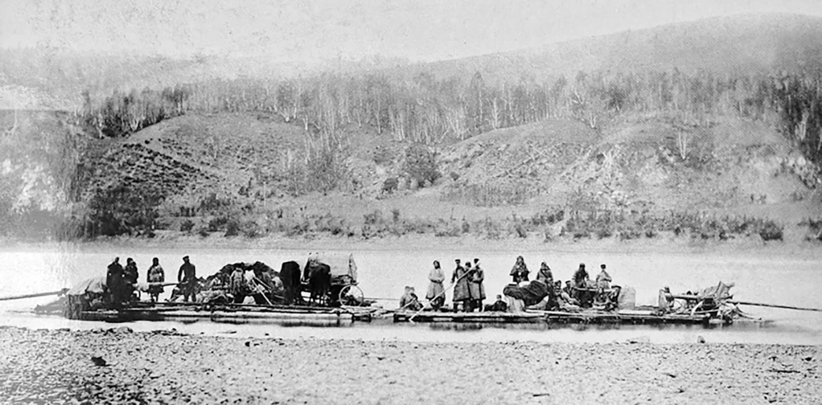 Переселенцы на р. Амур. Подпись под фотографией гласила, что 1854 год...