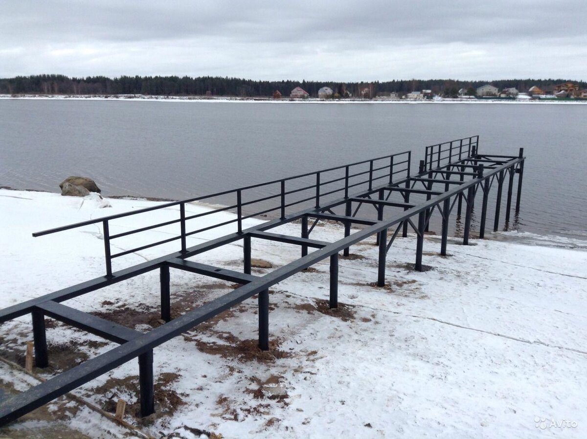причал на винтовых сваях. мостки на винтовых сваях. пирсы и причалы на винтовых сваях. пирс на винтовых сваях. пирс на винтовых.
