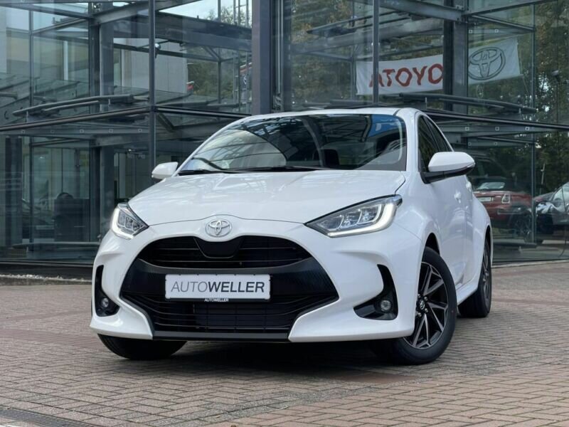 Toyota Yaris. Источник иллюстрации - Яндекс.Картинки