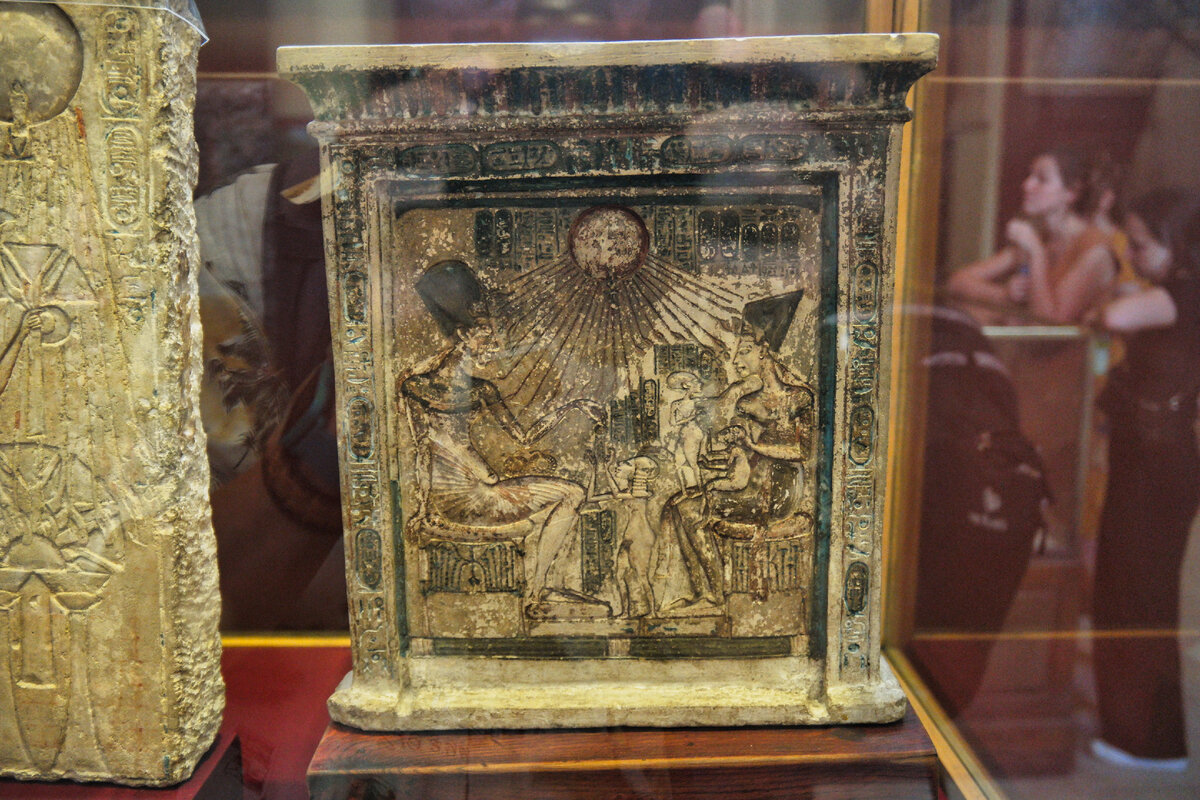 Поклонение Атону. Каирский музей. Фото: Роман Колесниченко