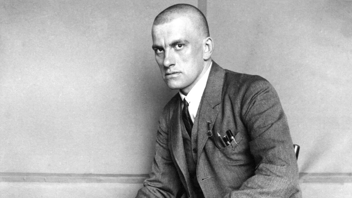 ПОЭТ ВЛАДИМИР МАЯКОВСКИЙ. МОСКВА, 1924 ГОД. ФОТОГРАФИЯ: АЛЕКСАНДР РОДЧЕНКО / МУЛЬТИМЕДИА АРТ МУЗЕЙ, МОСКВА