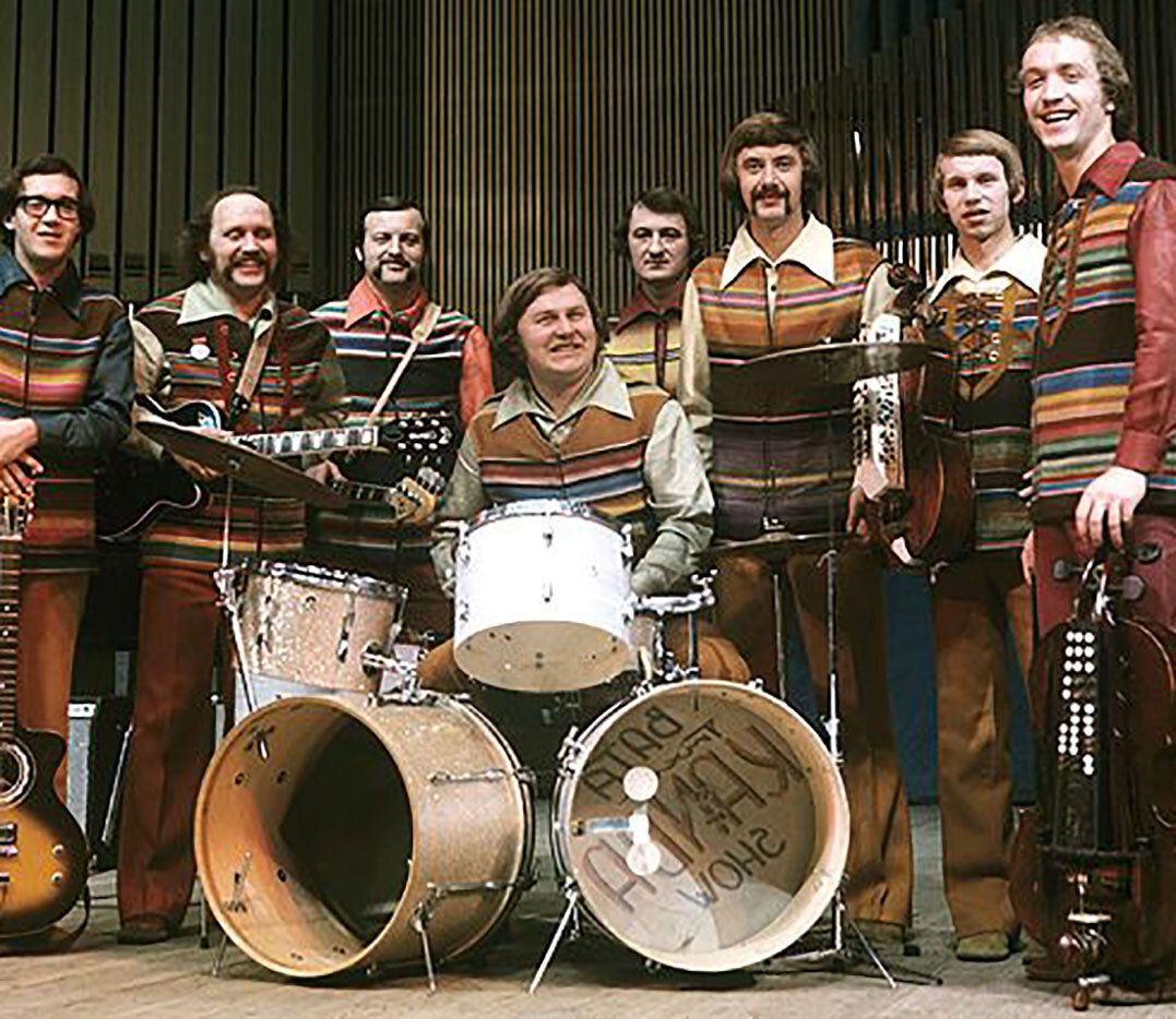 Группа песняры. Виа песняры. Кони песняры. Группа песняры. Кони песняры.