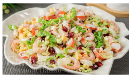 Салат с крабовыми палочками и креветками