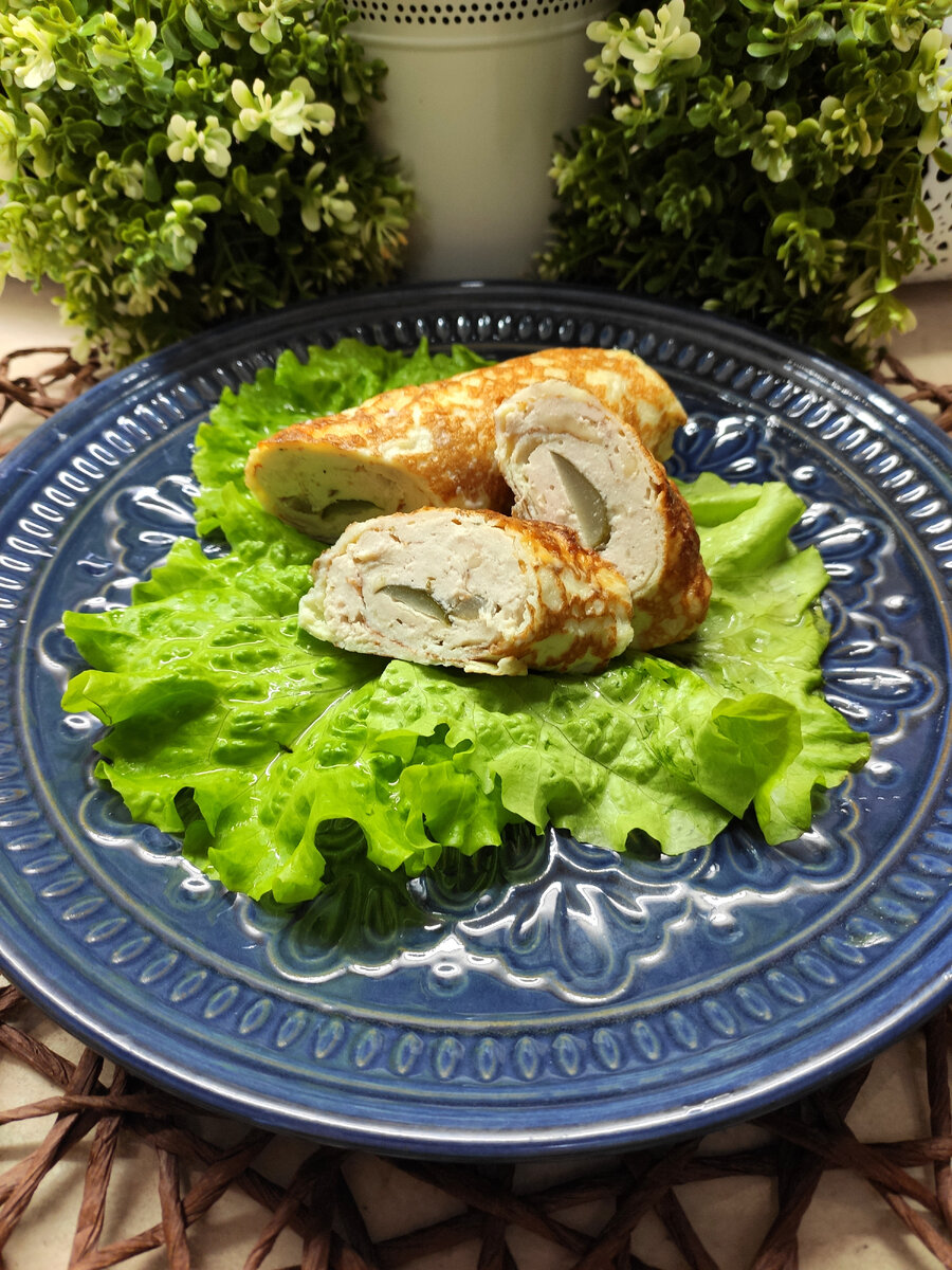 Бризоль с зеленью и шампиньонами