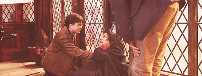 Мы начит плачем, что Северус погибает, а они смеялись за кадром (конечно Алан очень жаль.. 😣) 