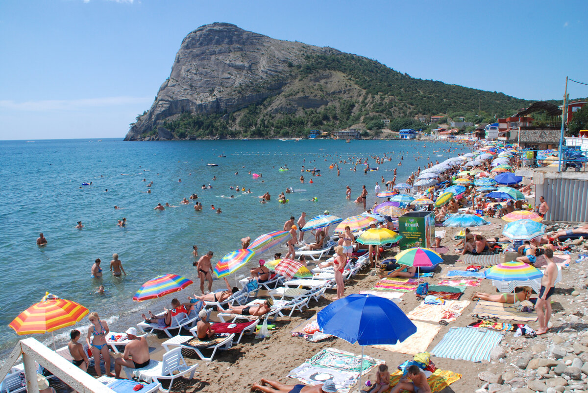 Разгар сезона: небо синее, море тёплое