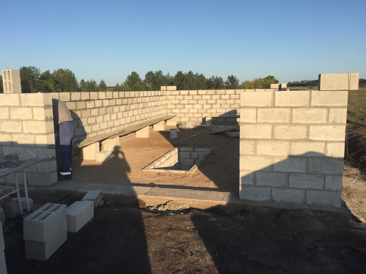 Работа кипит.