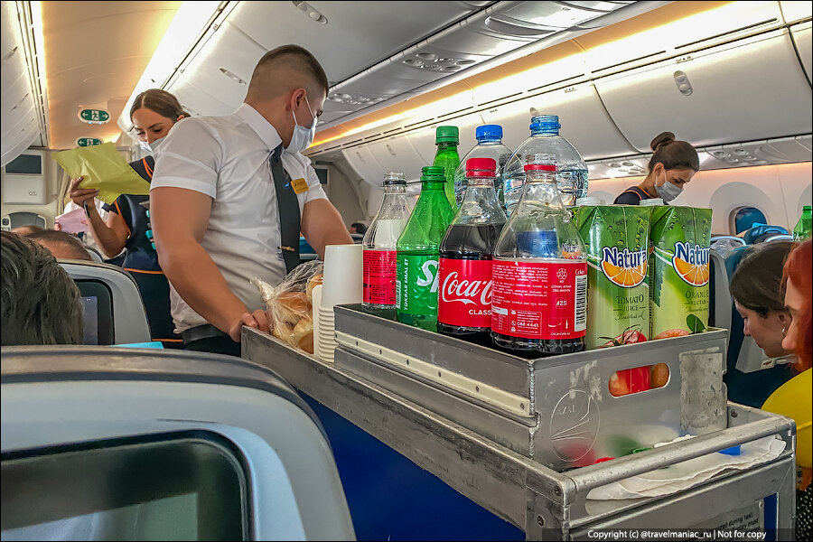 Кормят dubai fly. Кормят dubai fly. Кошерное питание emirates. Аэропорт дубай flydubai. Кормят dubai fly.