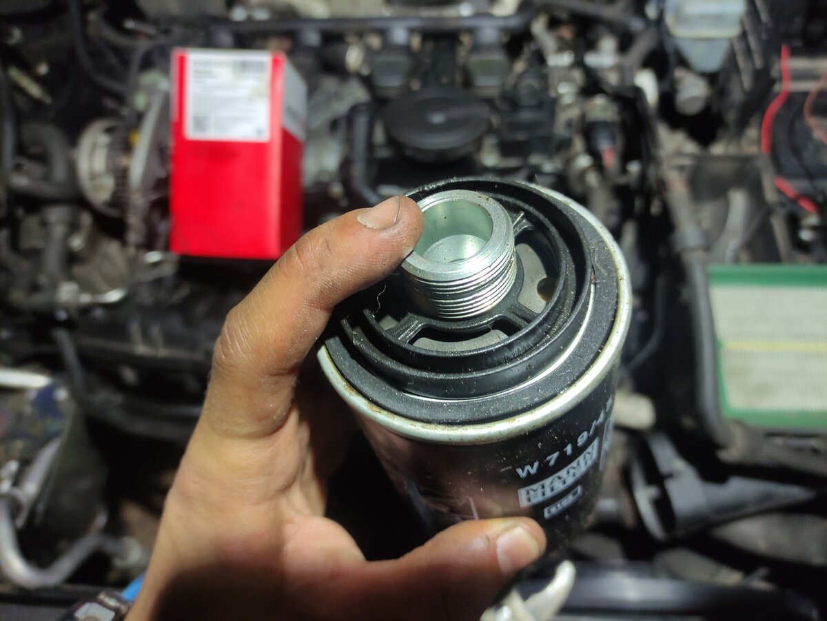 Насадка с резьбой на масляном фильтре для двигателя 1.8 TSI