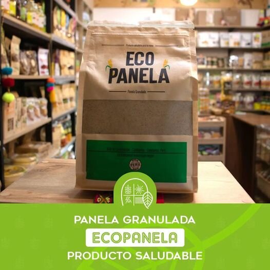 Panela. Изготовлено из сахарного тростника, произведенного из Каджабамба, 