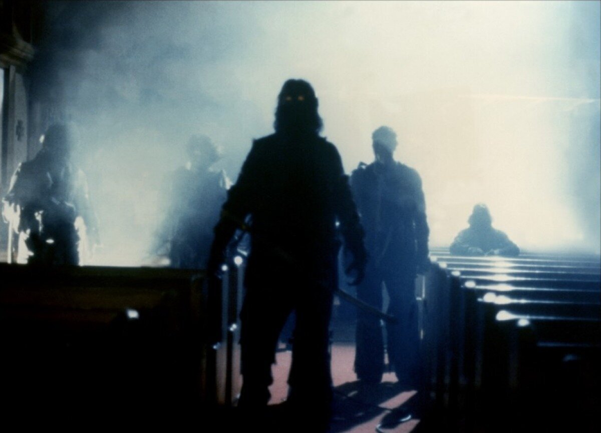 Девушка в тумане. Силуэт в тумане. Скример man from the fog. Призрак в тумане. Человек в тумане.