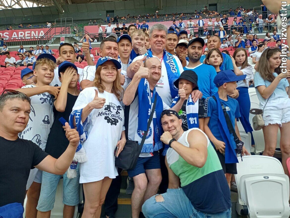 ​«Можете представить, какое количество на душу населения болеет за футбол в Челнах и сколько болеет за футбол в Казани? Возникает вопрос, там ли построили 45-тысячный стадион? Может, его нужно было построить в Набережных Челнах?» Фото: chelny-izvest.ru