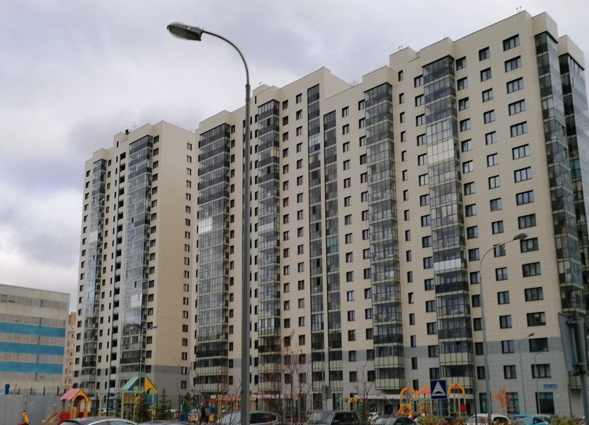 Примерно таким я представляла дом своей мечты. Мое фото одного из  ЖК Казани