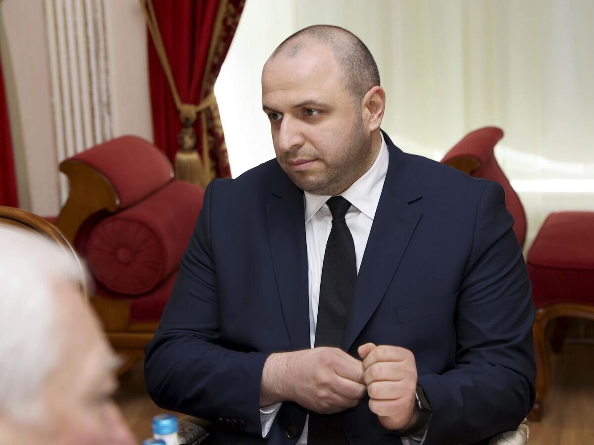    Рустем Умеров© AP Photo / Sergei Kholodilin