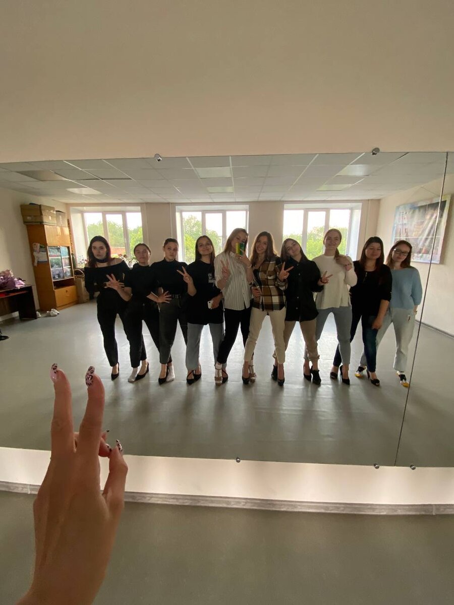 Урок по подиуму шагу👠