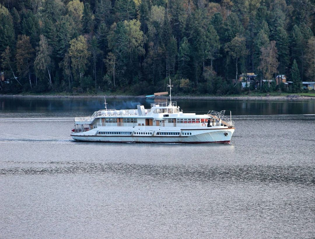 теплоход сентябрь