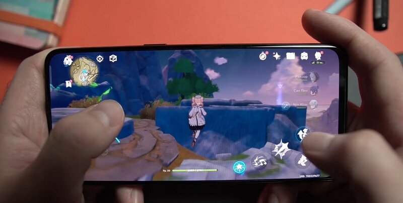 Экран хорош и для игр, и для просмотра видео. Скрин: YouTube-канал Fl1cker Mobile Gamer 