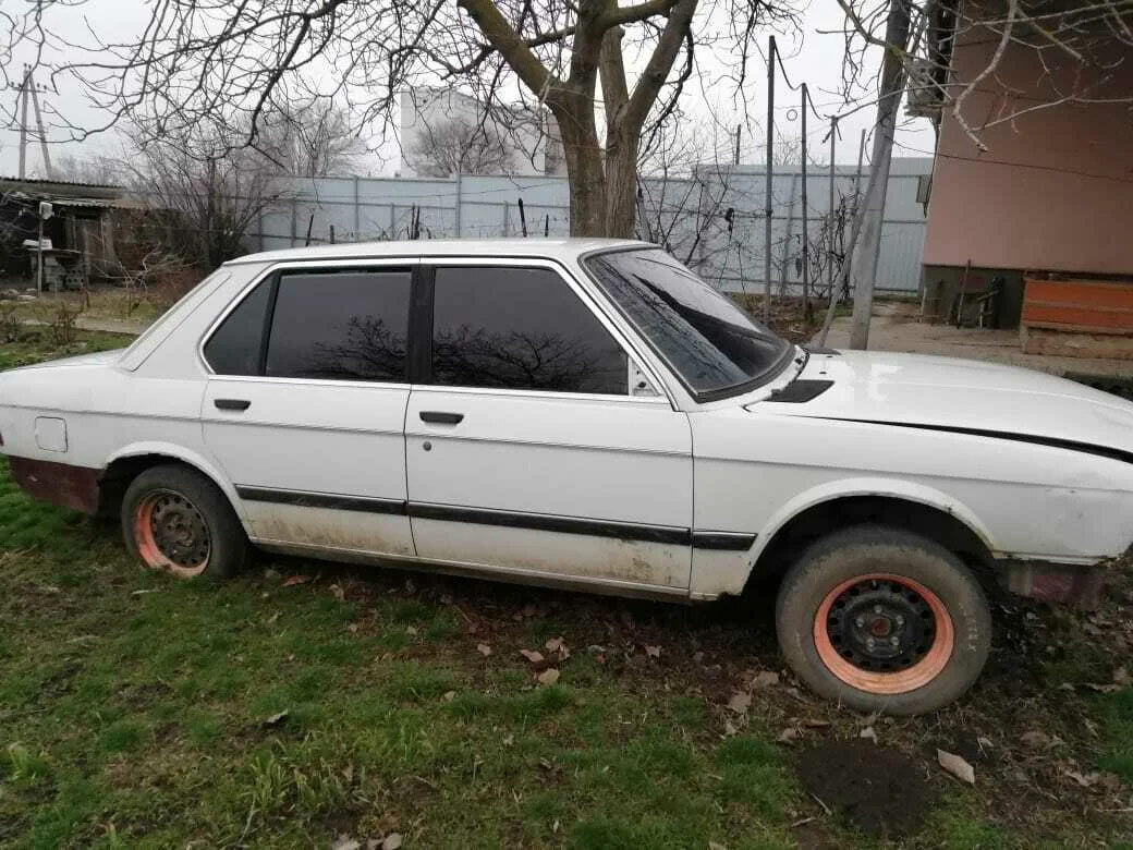 BMW 5 (E 28) за 20 000 рублей!