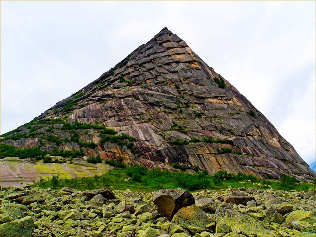 Пирамиды в мурманске