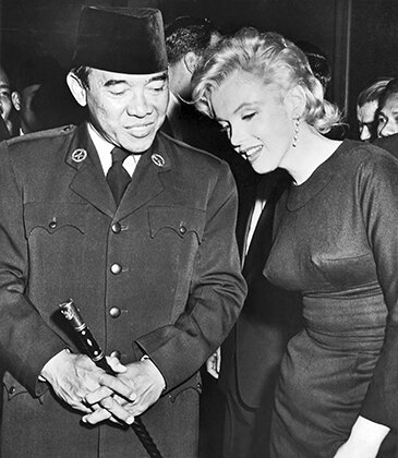 Президент Индонезии Сукарно и актриса Мэрилин Монро