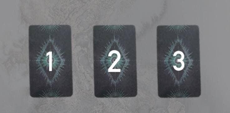 Выбирайте интуитивно, какая карта смотрит прямо на вас? 