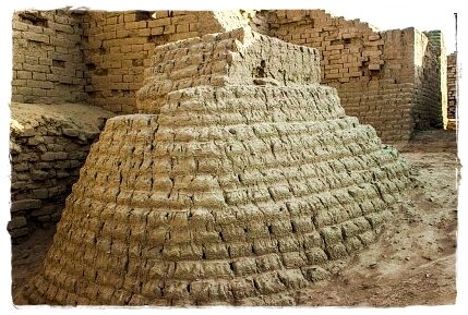 Оплавленные строения Мохенджо-Даро.