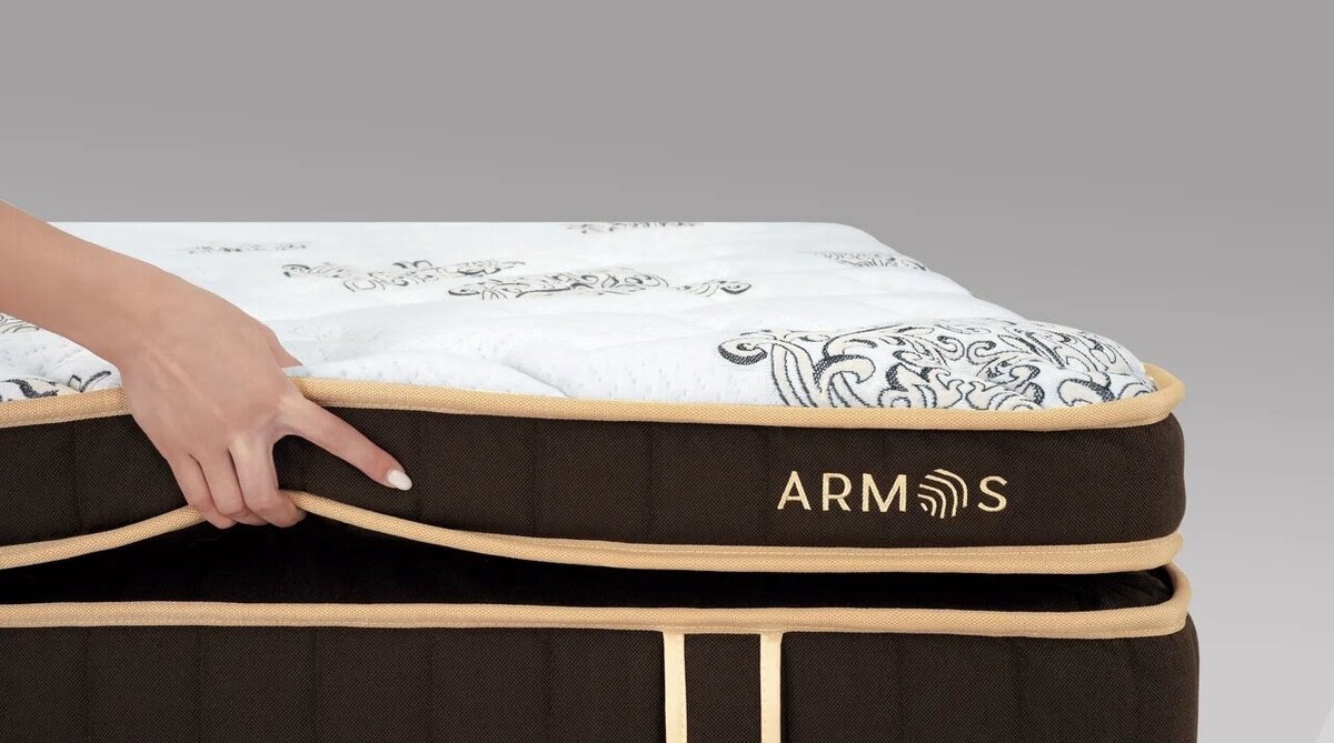 У нас в ARMOS в комплект к основному матрасу идет мини-матрас EuroTop — это обеспечивает дополнительный комфорт 