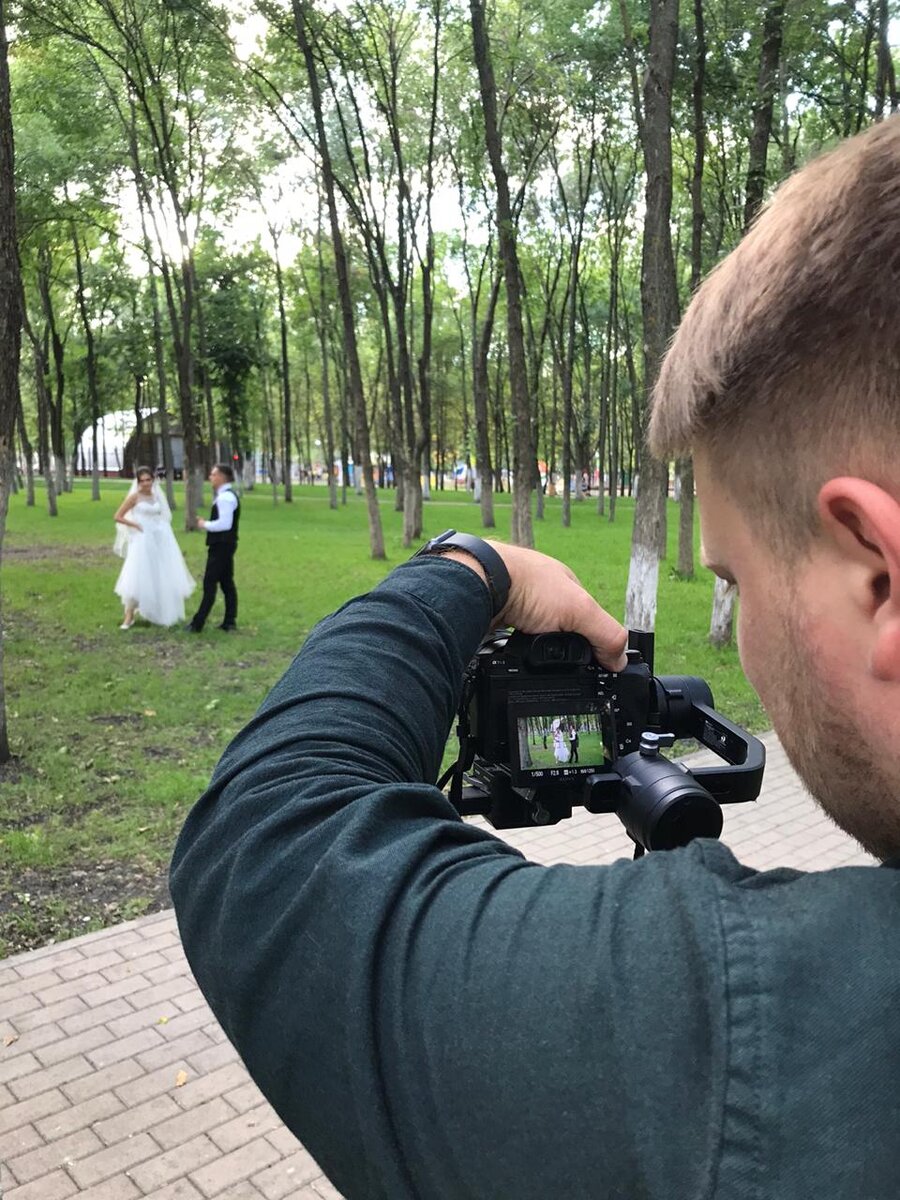 Это рандомный кадр с одной из съёмок, только лишь для красоты